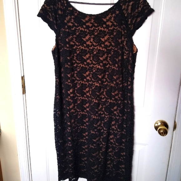 Dress - Picture 1 of 4